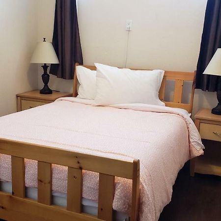 Cozy Comfort Sleeps 4 - 5 Min To Golf & Ski Διαμέρισμα Kimberley Εξωτερικό φωτογραφία